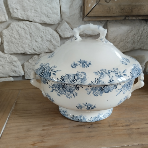 Soupière en porcelaine
