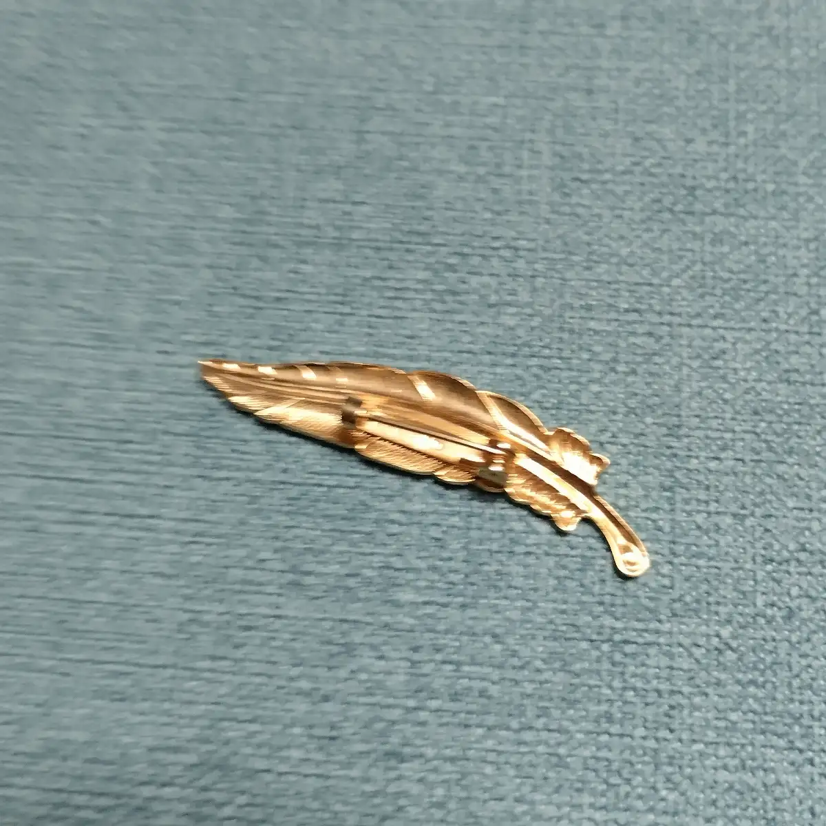 Broche plume vintage
